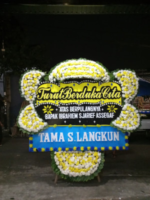 Papan Bunga Duka di Beo